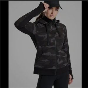 NEW ATHLETA TRIUMPH PREINTED HOODIE